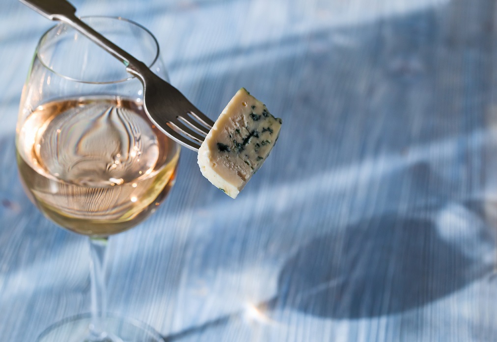 (Bildquelle: Weißwein Käse (c) Igor Normann_Fotolia) (Bildquelle: Weißwein Käse (c) Igor Normann_Fotolia)