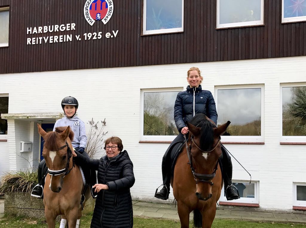Mehrere Generationen im HRV: (v.l.n.r.) Ilias Turudija, HRV-Trainerin Eva Römer und Emily Gravanis Mehrere Generationen im HRV: (v.l.n.r.) Ilias Turudija, HRV-Trainerin Eva Römer und Emily Gravanis