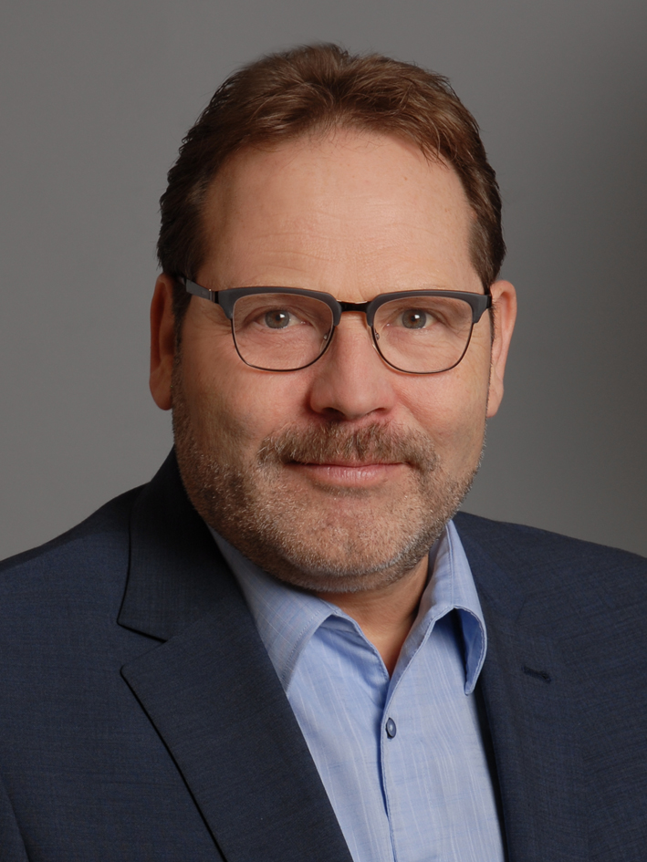 Thomas Lacker, Betriebsleiter der Introbest GmbH& Co. KG, sowie von b-ems. Thomas Lacker, Betriebsleiter der Introbest GmbH& Co. KG, sowie von b-ems.