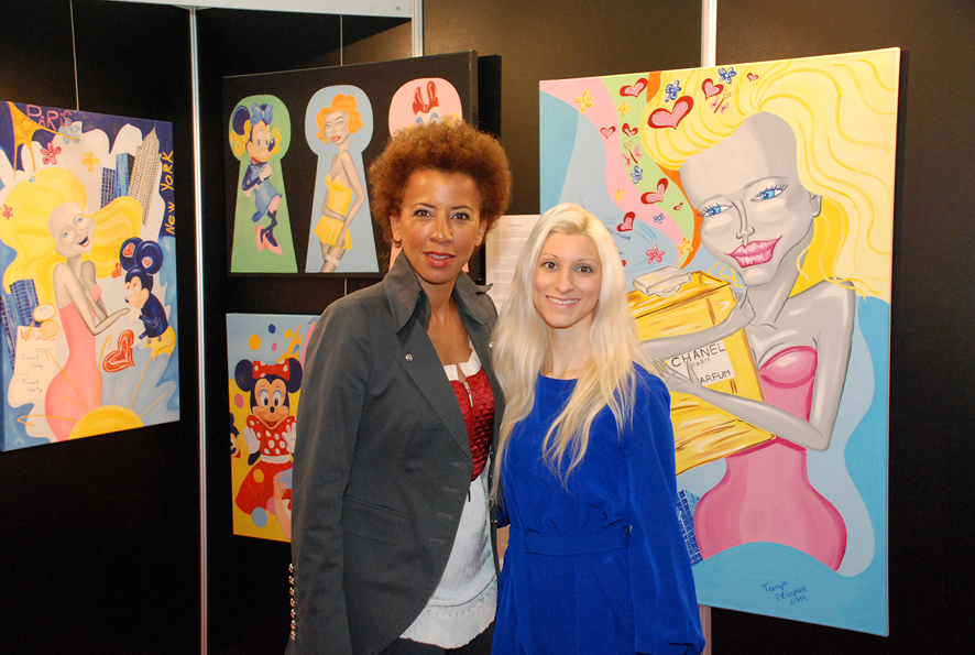bekannte TV-Moderatorin Arabella Kiesbauer mit der berühmten Pop Art Künstlerin Tanja Playner bekannte TV-Moderatorin Arabella Kiesbauer mit der berühmten Pop Art Künstlerin Tanja Playner