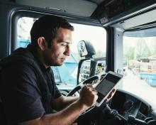 Mit flexiblen Workflows hilft die Logistik-App von AIS Transportunternehmen, Zeit und Geld zu sparen
