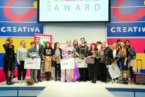 Die Finalisten und Jury des DORTEX Design-Award 2017 auf der Event-Bühne der Messe CREATIVA. Die Finalisten und Jury des DORTEX Design-Award 2017 auf der Event-Bühne der Messe CREATIVA.