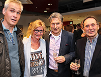 Rigo Thiel (2. V. r.) mit Heinz Hillen (r.) sowie Birgit und Jochen Geschwender. © Holger Bernert 
