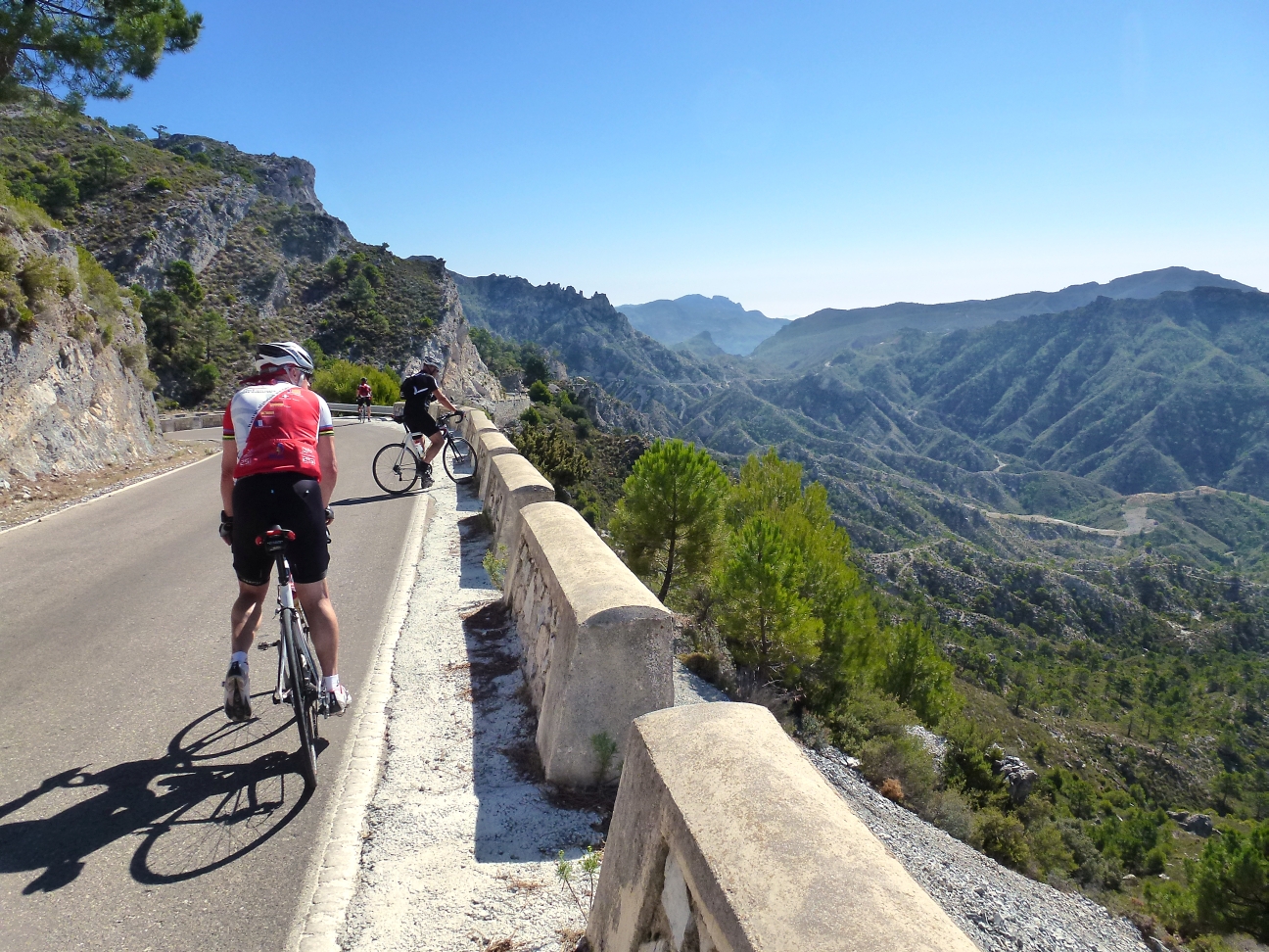 Die Sierra Nevada in Andalusien mit dem Rad erobern Die Sierra Nevada in Andalusien mit dem Rad erobern