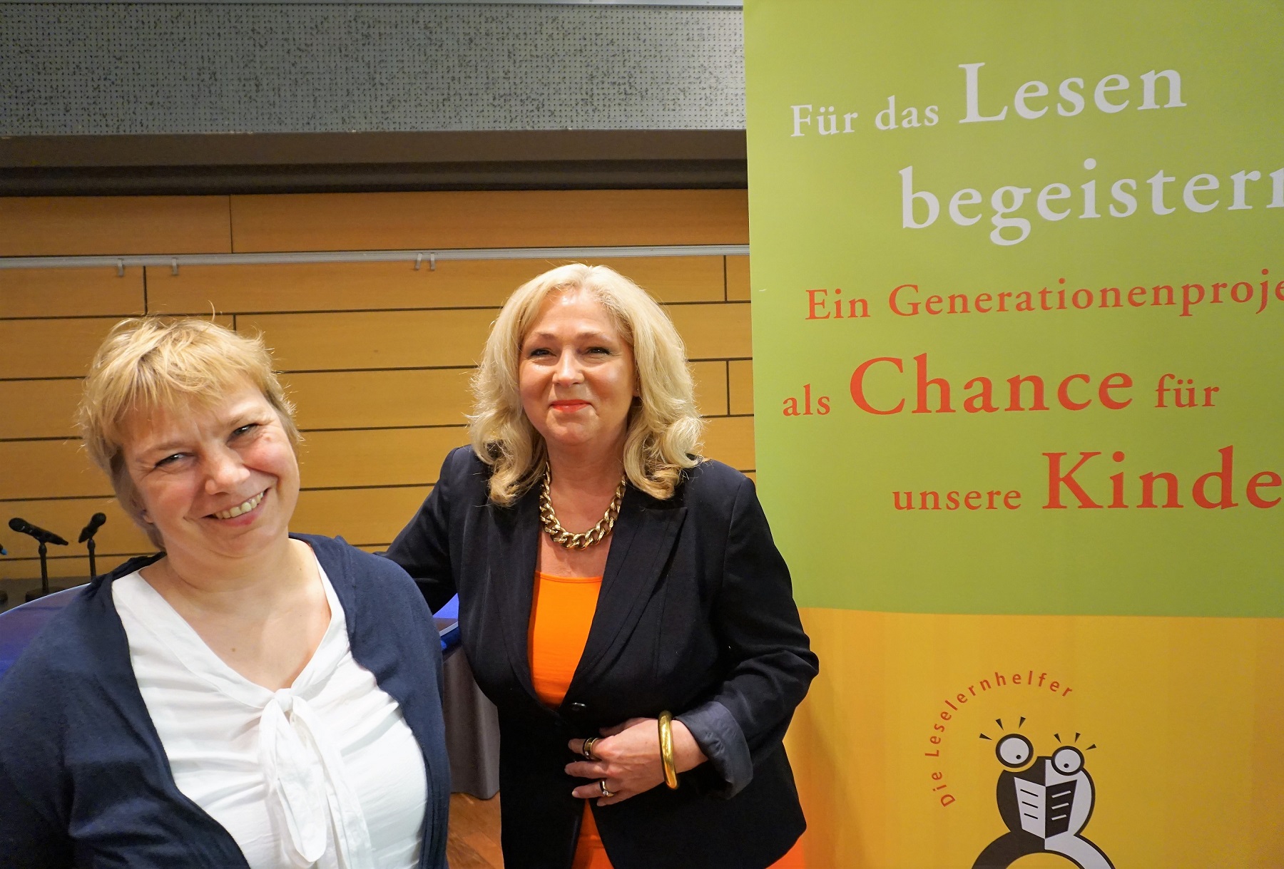 Uschi Hacket, Caritas Kreis Mettmann und Ina Bisani Mentoring Ratingen (rechts) Uschi Hacket, Caritas Kreis Mettmann und Ina Bisani Mentoring Ratingen (rechts)