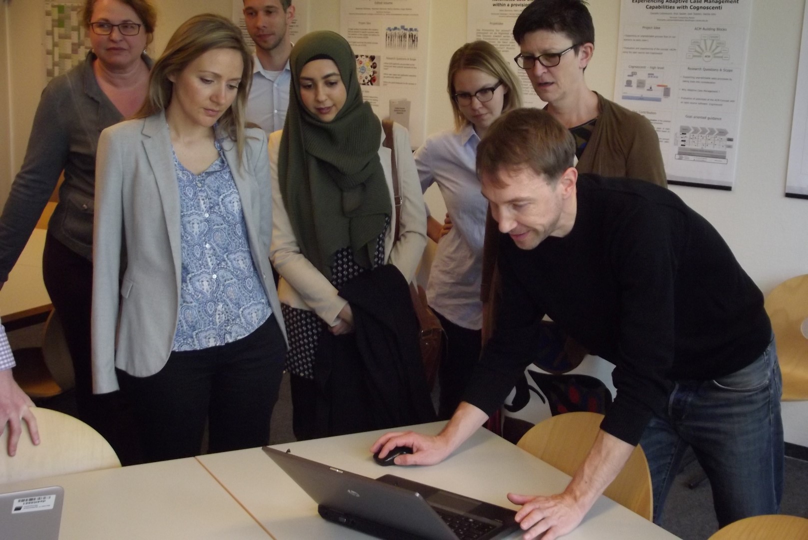 Bei ihrem Besuch am HHZ verschaftte sich die Bundestagsabgeordnete Saskia Esken (h.r.) einen Überbli Bei ihrem Besuch am HHZ verschaftte sich die Bundestagsabgeordnete Saskia Esken (h.r.) einen Überbli
