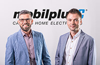 Führungswechsel: links Ronny Holfert, rechts Michael Steger. © mobilplus GmbH Führungswechsel: links Ronny Holfert, rechts Michael Steger. © mobilplus GmbH
