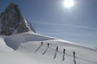 Der Natur auf der Spur. Die Top Hotels Zürs**** laden zum besonderen Ski- und Naturvergnügen. Der Natur auf der Spur. Die Top Hotels Zürs**** laden zum besonderen Ski- und Naturvergnügen.