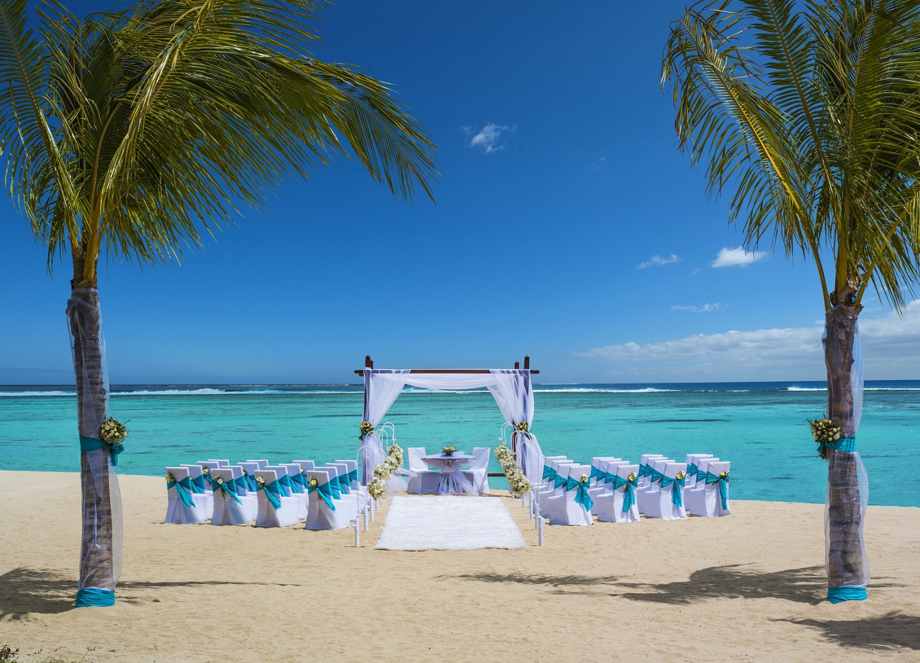 Trauung am Strand vom St. Regis Mauritius Resort Trauung am Strand vom St. Regis Mauritius Resort