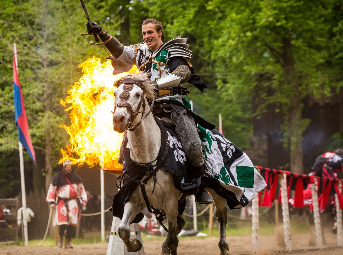 Ritterfestspiele auf Burg Satzvey. Foto: Mike Göhre