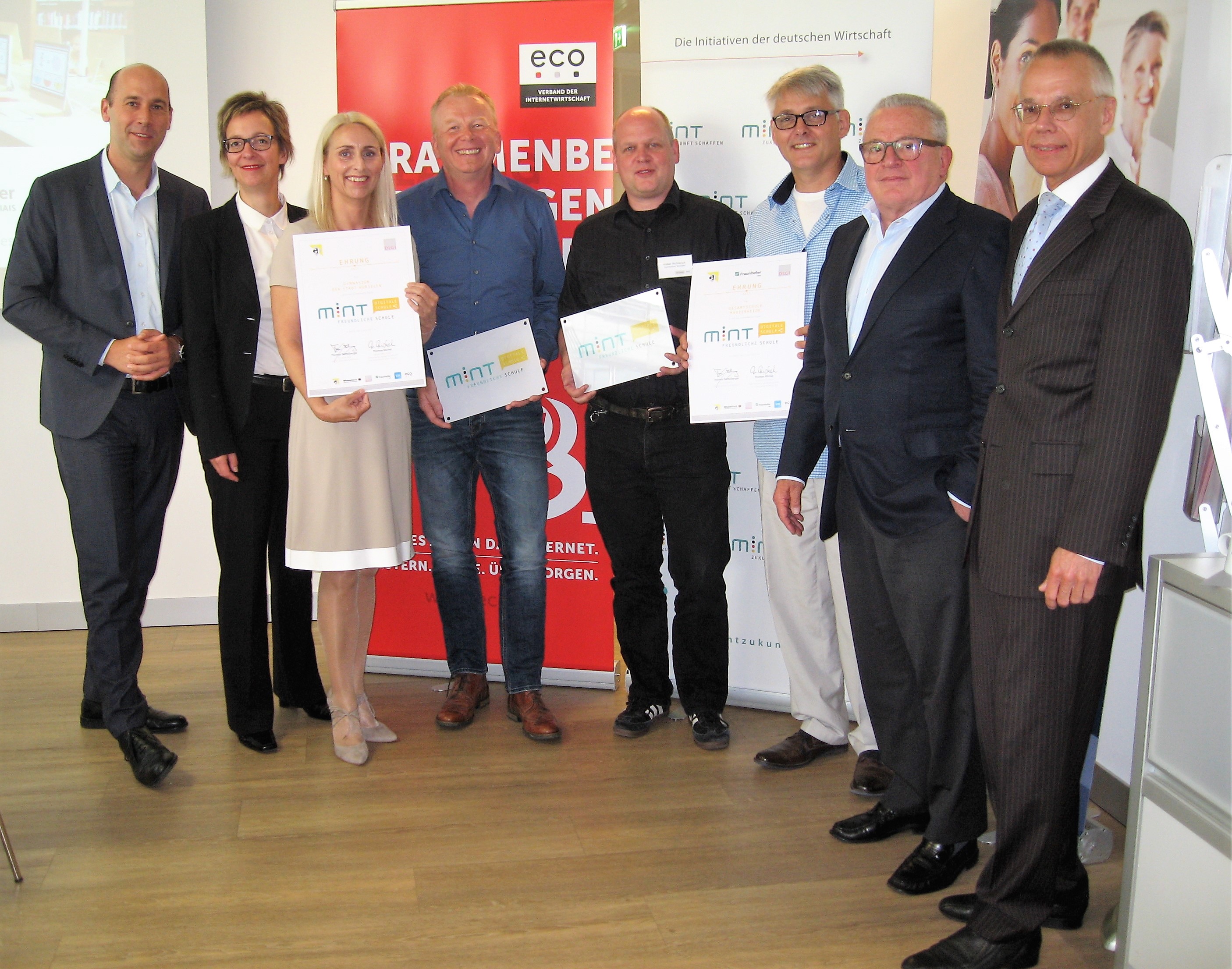 v.l.n.r.: Alexander Rabe (eco), Christine Regitz (GI), Preisträger, Thomas Sattelberger (MINT-Initia v.l.n.r.: Alexander Rabe (eco), Christine Regitz (GI), Preisträger, Thomas Sattelberger (MINT-Initia