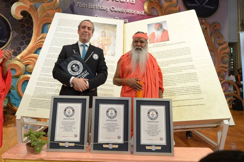 Verleihung von drei Guinness Weltrekorden an Dr. Sri Ganapathy Sachchidananda Swamiji am 26.5.2017 i