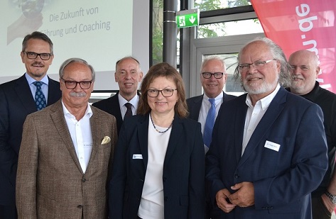 Die Protagonist/innen des Fachkongresses „Die Zukunft von Führung und Coaching“ . Foto: Franz Motzko