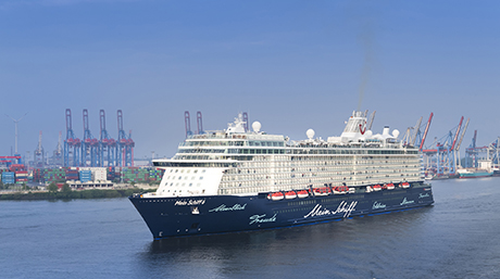 DSV Marine Logistics, Mein Schiff 6 ©TUI Cruises. DSV Marine Logistics, Mein Schiff 6 ©TUI Cruises.