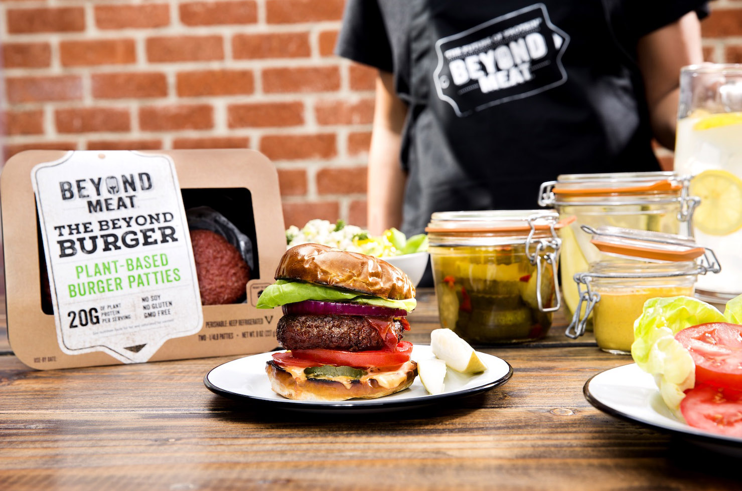 Sieht aus wie Fleisch, schmeckt wie Fleisch, ist aber kein Fleisch: der Beyond Burger. Foto: Firma