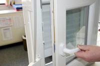 Moderne Fenster verfügen über ein automatisches Belüftungssystem.  Foto: Blaurock/RegelAir® 