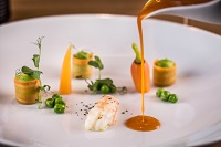 Gemüse mit Schrimps und Sauce im ESSENZ