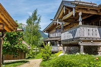 Weg zu den Chalets Weg zu den Chalets
