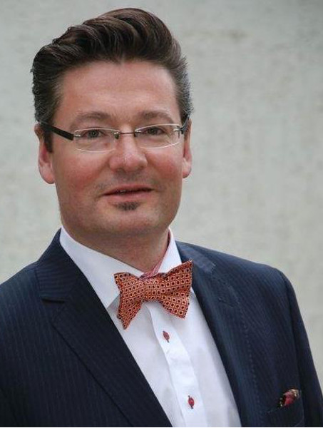 Köln: Freier Wähler Torsten Ilg kritisiert Kreisel auf Bonner-Straße. Köln: Freier Wähler Torsten Ilg kritisiert Kreisel auf Bonner-Straße.