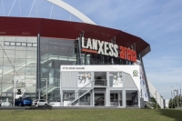 Ein Eventcenter aus ELA Modulen begleitete die Eishockey-WM in Köln. Ein Eventcenter aus ELA Modulen begleitete die Eishockey-WM in Köln.