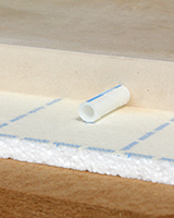 Schlanker Aufbau aus Bodenausgleichsmasse Knauf N 440 und Uponor Klett-System EPS DEO Schlanker Aufbau aus Bodenausgleichsmasse Knauf N 440 und Uponor Klett-System EPS DEO