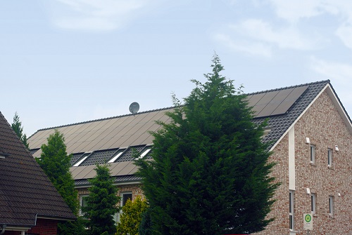 Das Mehrfamilienhaus in Weyhe Foto: NATURSTROM Das Mehrfamilienhaus in Weyhe Foto: NATURSTROM