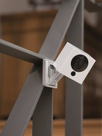 Spot+ - einfache Anbringung dank integrierter Magnetplatte Spot+ - einfache Anbringung dank integrierter Magnetplatte