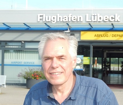 DAUtec Geschäftsführer am Lübecker Flughafen