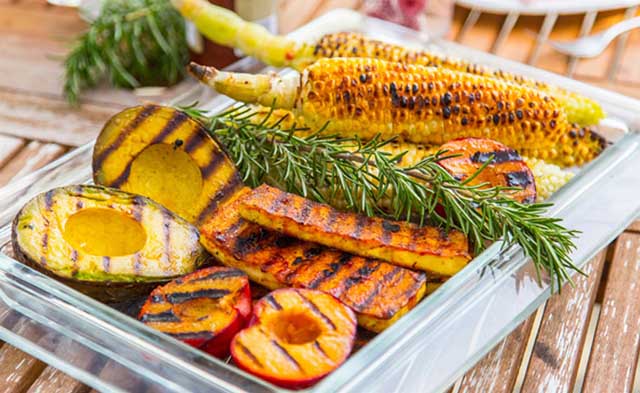 Saisonale Gemüsesorten sind im Herbst nicht nur für Vegetarier ein Grill-Genuss