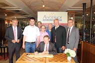 Regierungschef Rainer Haselbeck zu Gast im Angerhof (Angerhof) Regierungschef Rainer Haselbeck zu Gast im Angerhof (Angerhof)