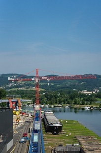 Der WOLFF 7532.16 cross unterstützt die Werft bei der Schiffswartung an Land. Quelle: WOLFFKRAN Der WOLFF 7532.16 cross unterstützt die Werft bei der Schiffswartung an Land. Quelle: WOLFFKRAN