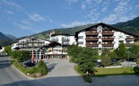 Aussenansicht im Sommer (Wohlfühlhotel Schiestl)