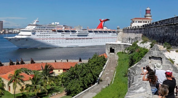 Die Carnival Paradise vor Havanna Die Carnival Paradise vor Havanna