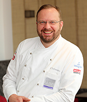 Seit 2014 ist Bernhard Tintemann Küchenchef im Moselschlösschen. © Holger Bernert Seit 2014 ist Bernhard Tintemann Küchenchef im Moselschlösschen. © Holger Bernert