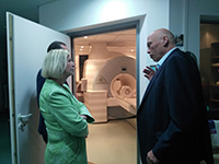 Führung durch die ARCUS Kliniken mit Prof. Dr. Wanka, Dr. Krichbaum und Prof. Rieser (v.l.) Führung durch die ARCUS Kliniken mit Prof. Dr. Wanka, Dr. Krichbaum und Prof. Rieser (v.l.)