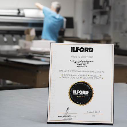Vor-Ort: Professionelle Foto-Druckdienstleistungen vom »ILFORD Certified Print Partner«. Vor-Ort: Professionelle Foto-Druckdienstleistungen vom »ILFORD Certified Print Partner«.