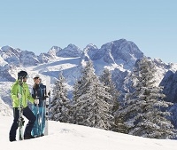 Pärchen beim Skifahren (Bergbahnen Dachstein West)