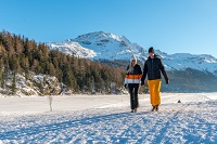 Winterwandern Champfersee in der Sonne (c) swiss-image.ch_Romano Salis (Art Boutique Hotel Monopol) Winterwandern Champfersee in der Sonne (c) swiss-image.ch_Romano Salis (Art Boutique Hotel Monopol)
