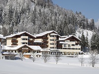 Außenansicht Winter (Hotel Alpina)