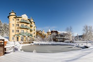 Außenansicht des Hotels Guglwald im Winter (c) Alexander Kaiser - lichtlinienat
