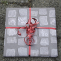 Weltweit erster Geschenkpapier-Editor: Auf www.pluddel.de Geschenkpapier selber machen.