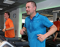Guido Lohmann (r.) aktiv mit Christoph Fleischhauer auf dem Laufband. © Holger Bernert Guido Lohmann (r.) aktiv mit Christoph Fleischhauer auf dem Laufband. © Holger Bernert