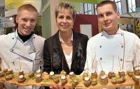 Ministerin Lieske verwöhnt Messebesucher in Halle 20 Ministerin Lieske verwöhnt Messebesucher in Halle 20