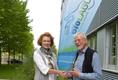 BioLAGO Vorstand Klaus P. Schäfer begrüßt Julia Wilde von der Investa Asset Management GmbH