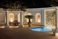 Outdoor-Jacuzzi im Thalassa Spa des Anassa Outdoor-Jacuzzi im Thalassa Spa des Anassa
