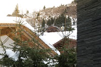 Blick auf Gondeln im Winter