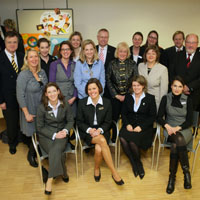 Der Ladies´ Circle Mönchengladbach und Vorstandsvorsitzender der Volksbank Lothar Erbers Der Ladies´ Circle Mönchengladbach und Vorstandsvorsitzender der Volksbank Lothar Erbers