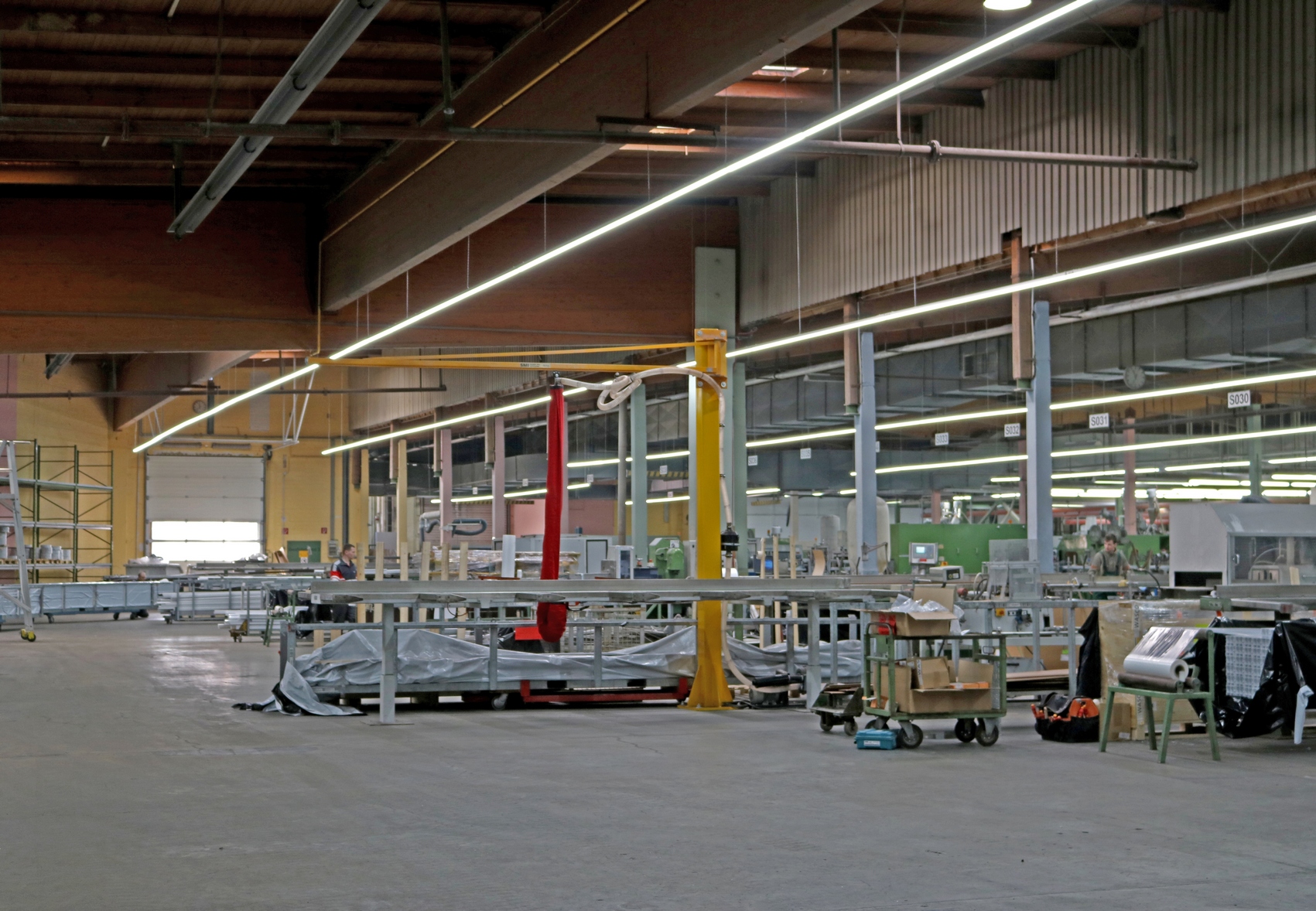 Im ersten Abschnitt wurde die Produktion mit zeitgemäßer LED-Technologie ausgerüstet. (Bildquelle: W
