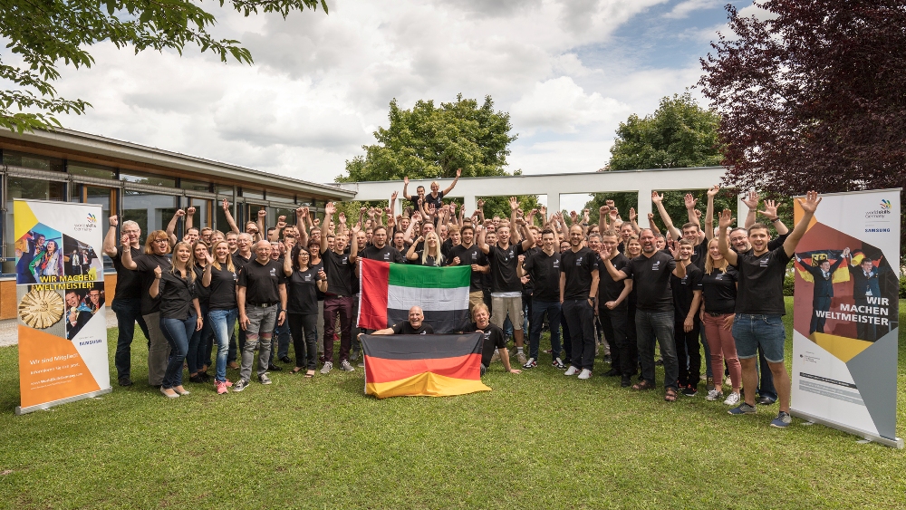 Top motiviert für den WM-Start bei den WorldSkills in Abu Dhabi: Team Germany (Bildquelle: @WorldSki