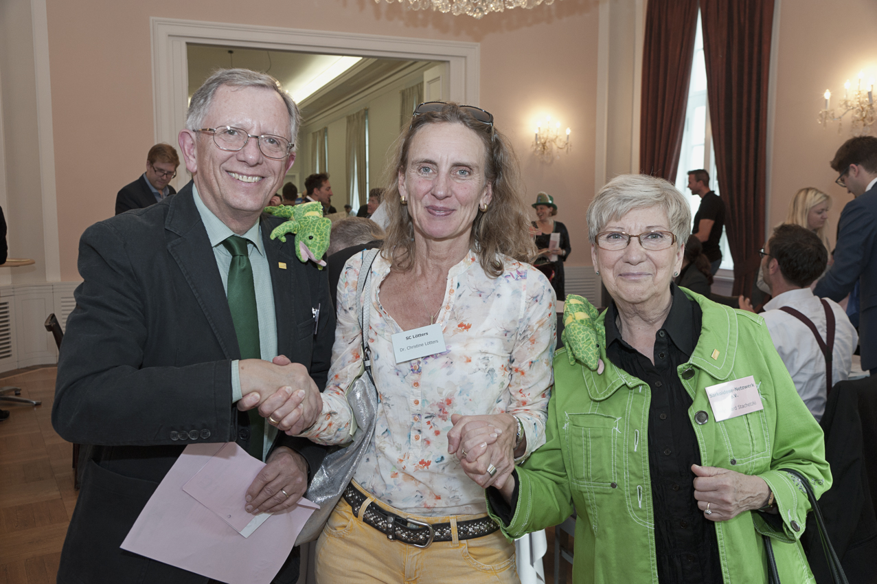 Bernd und Hilde Stachetzki vom Sarkoidose Netzwerk e.V. mit Dr. Christine Lötters, SC Lötters, Bonn Bernd und Hilde Stachetzki vom Sarkoidose Netzwerk e.V. mit Dr. Christine Lötters, SC Lötters, Bonn